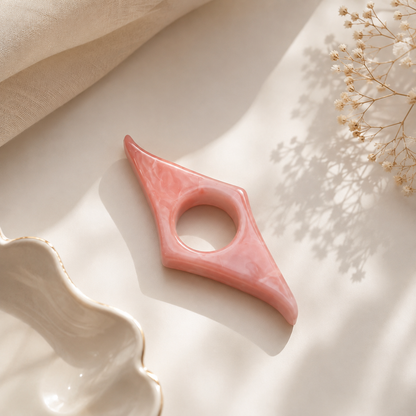 Dreamy Page Thumb Holder