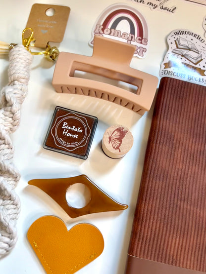 BROWN Bookish A5 Journal Bundle | 20+ Bookish Items | Reading Gift Set 📚🤎